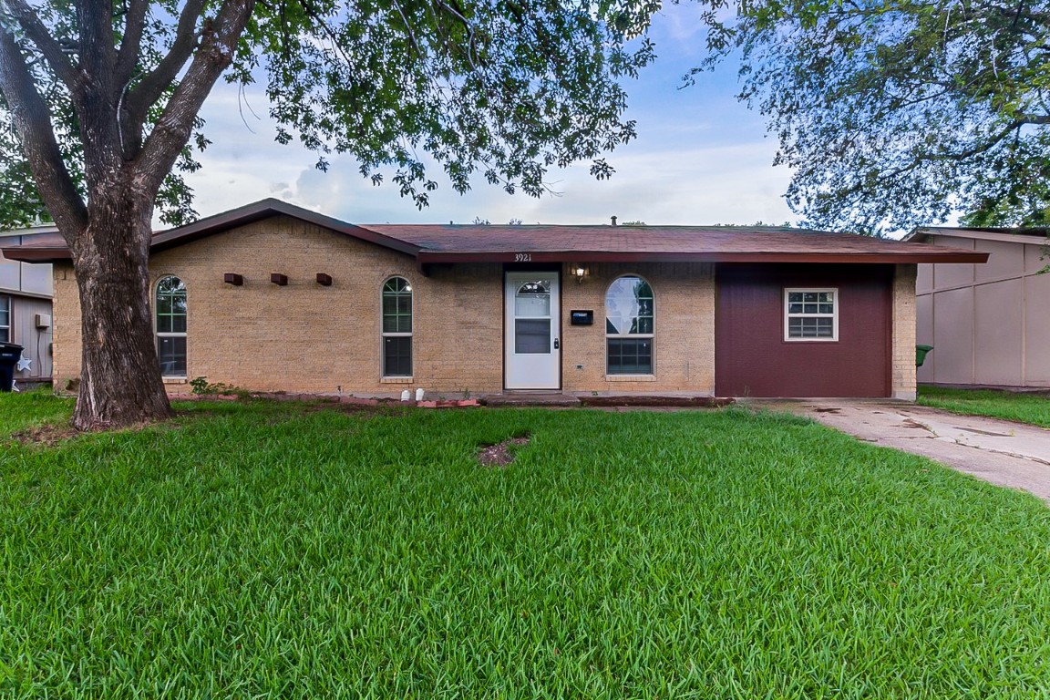 3921 Mayflower Drive Garland TX 75043
