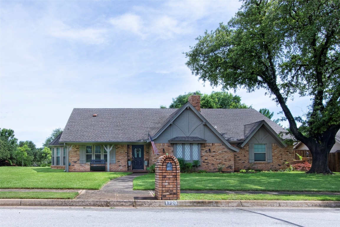 1720 Wimbleton Drive Bedford TX 76021