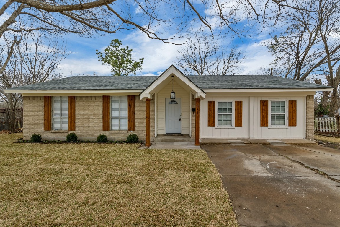 341 Forrest Hill Circle Grand Prairie TX 75052