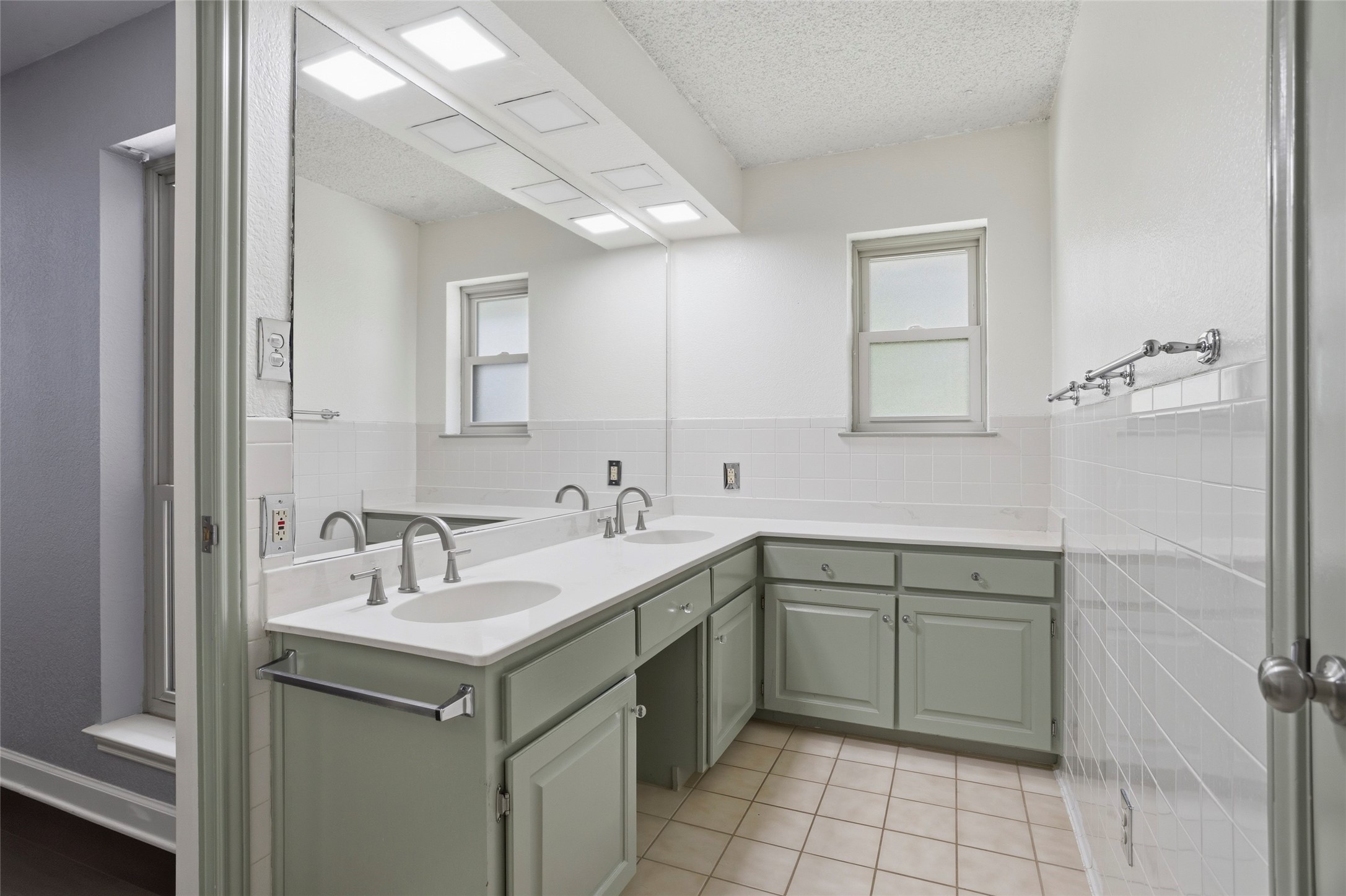 6409 Country Day Trail Benbrook TX 76132