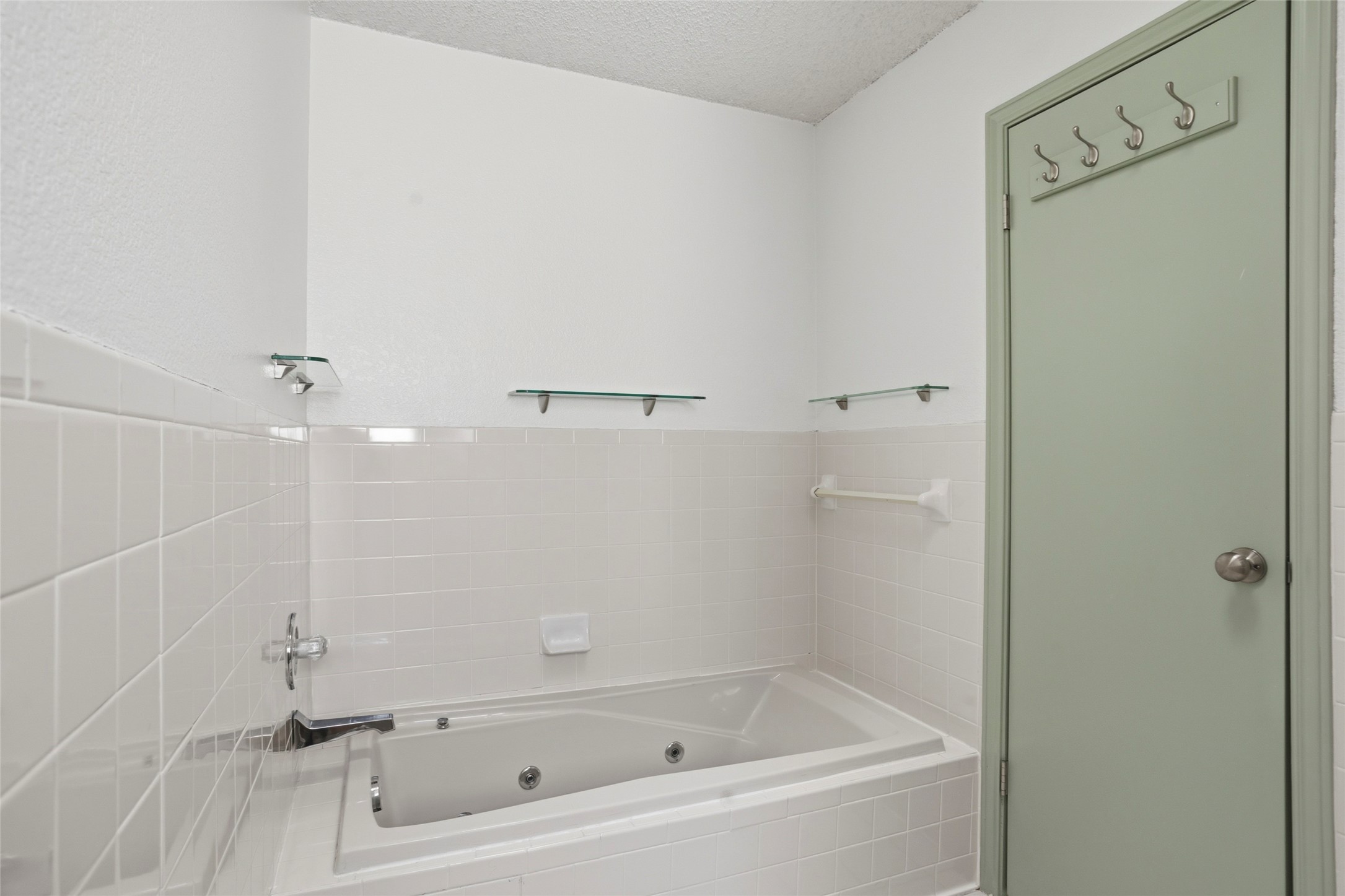 6409 Country Day Trail Benbrook TX 76132