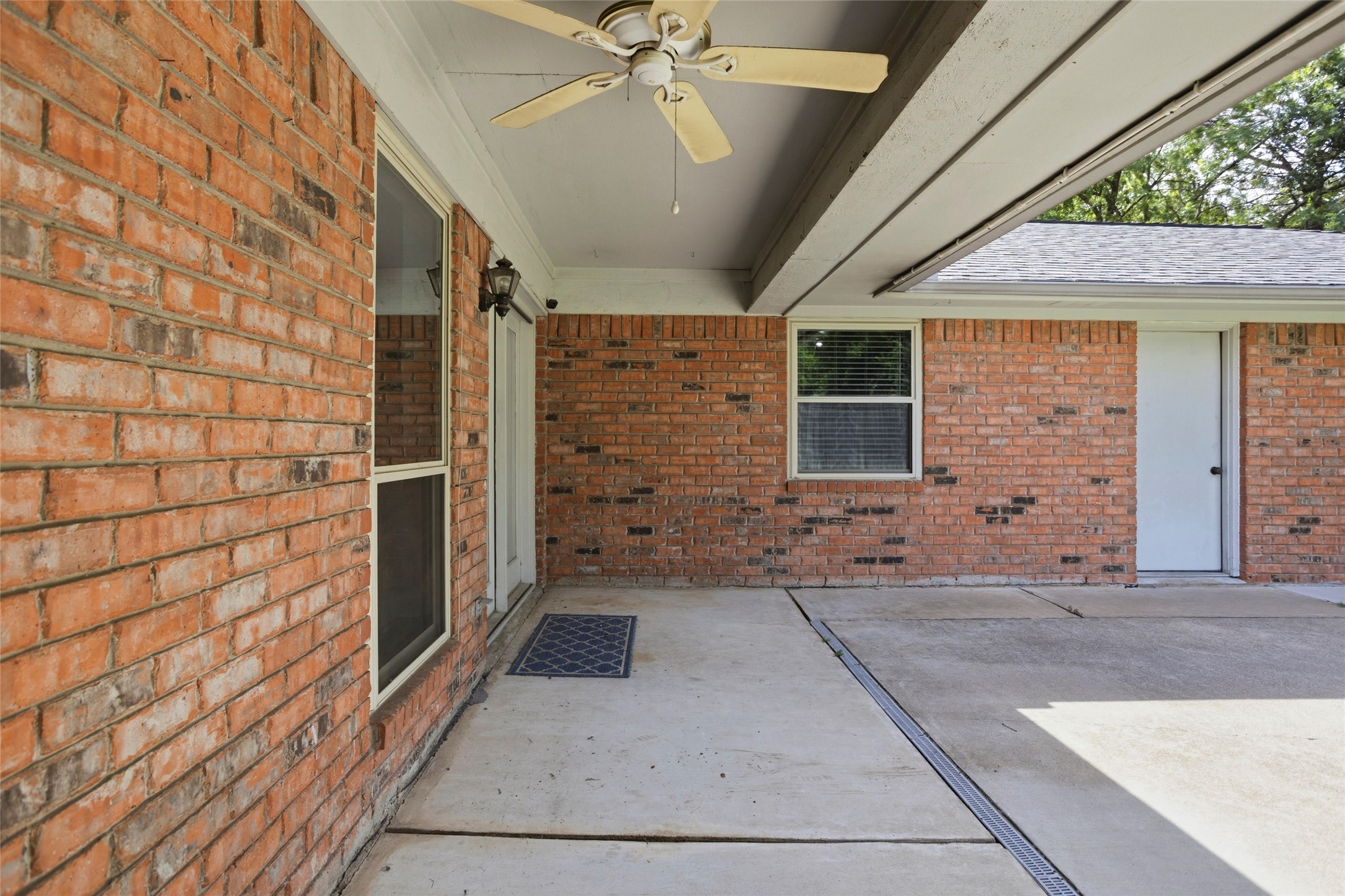 6409 Country Day Trail Benbrook TX 76132