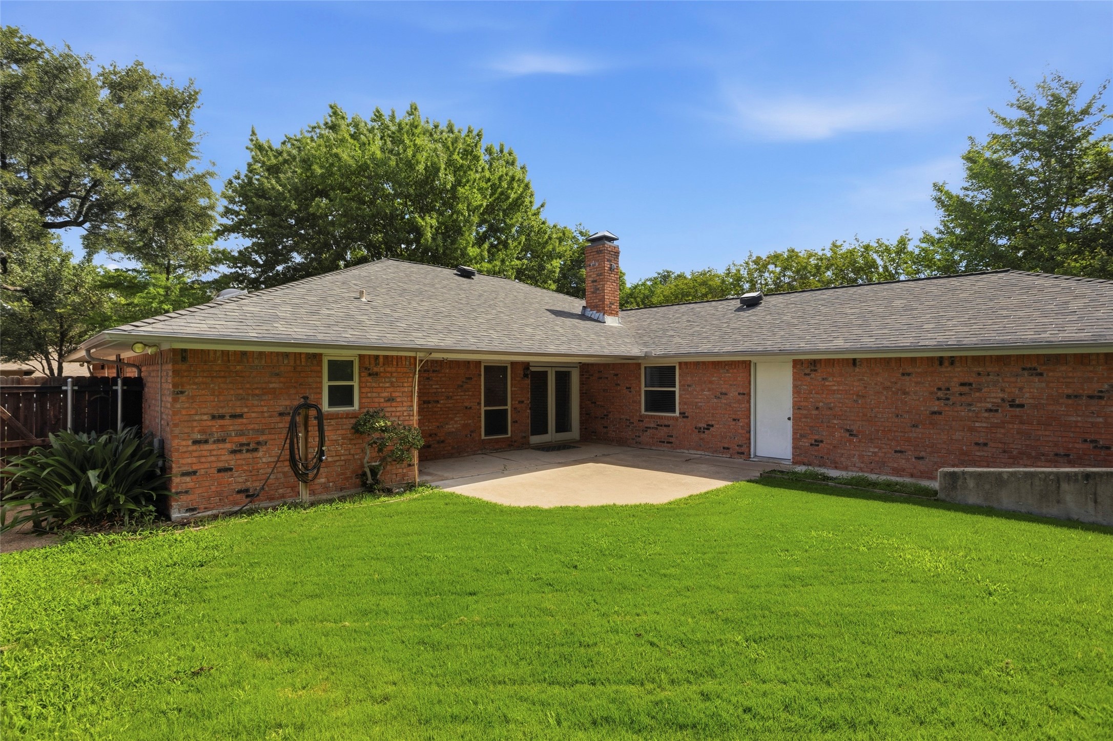 6409 Country Day Trail Benbrook TX 76132