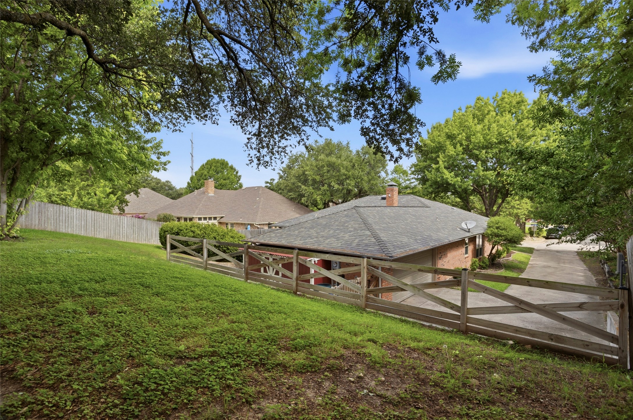 6409 Country Day Trail Benbrook TX 76132
