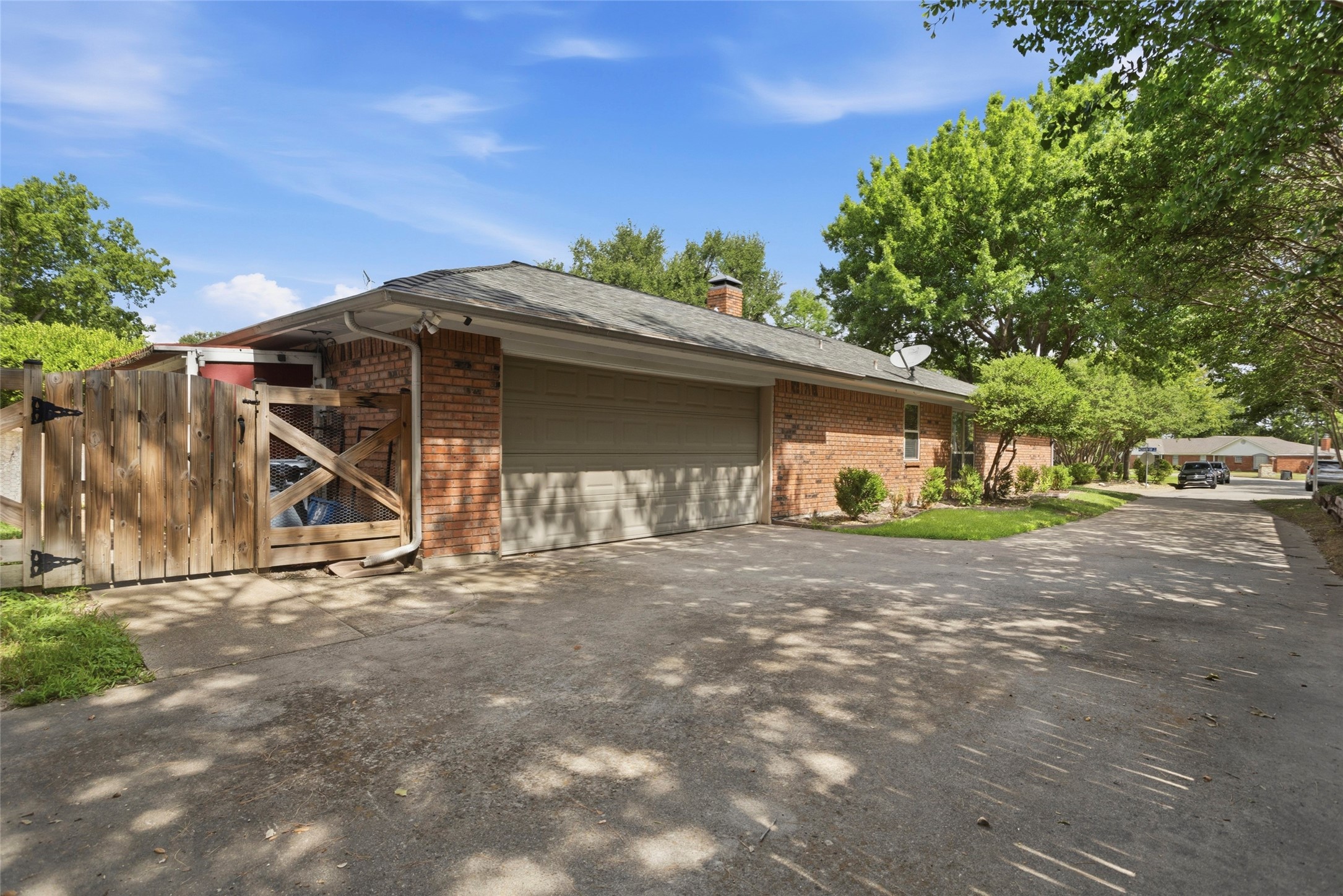 6409 Country Day Trail Benbrook TX 76132