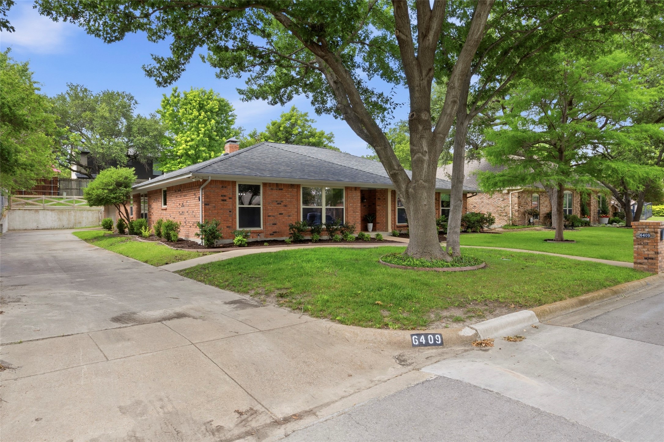 6409 Country Day Trail Benbrook TX 76132