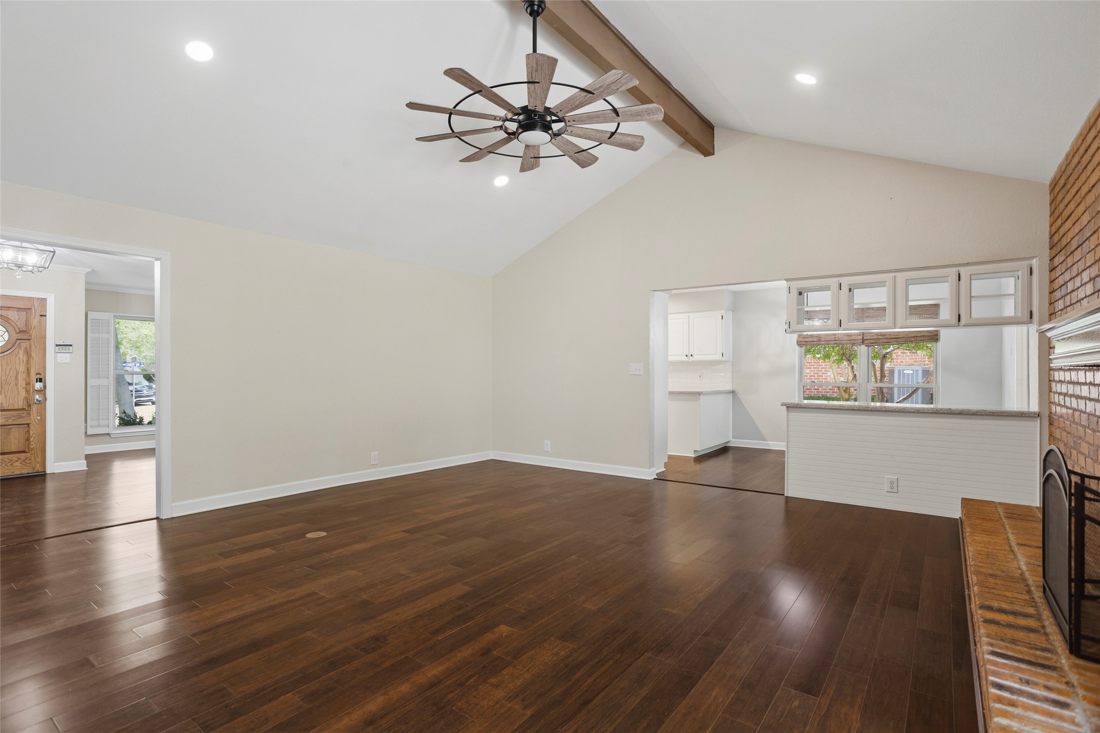 6409 Country Day Trail Benbrook TX 76132
