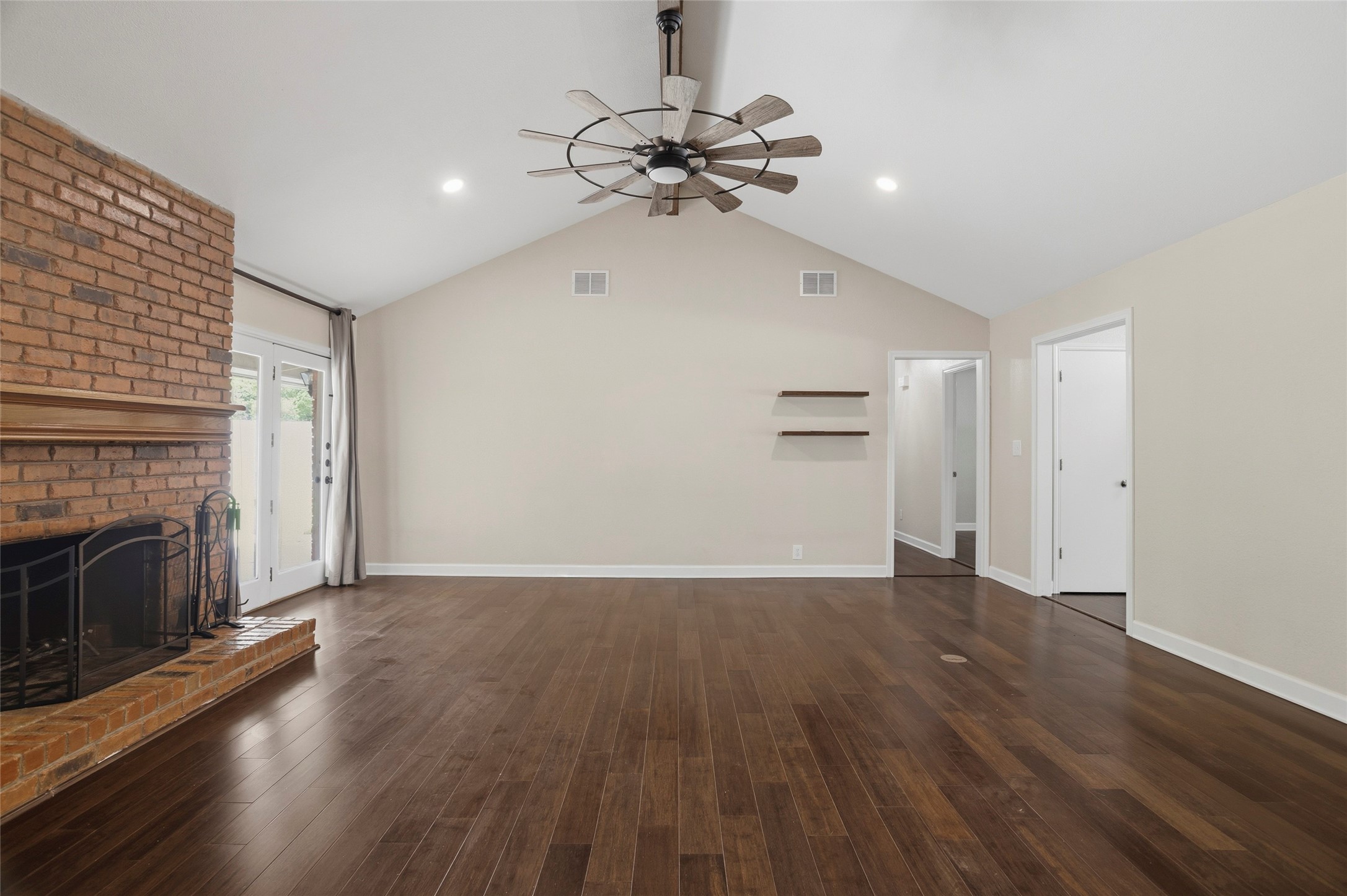 6409 Country Day Trail Benbrook TX 76132