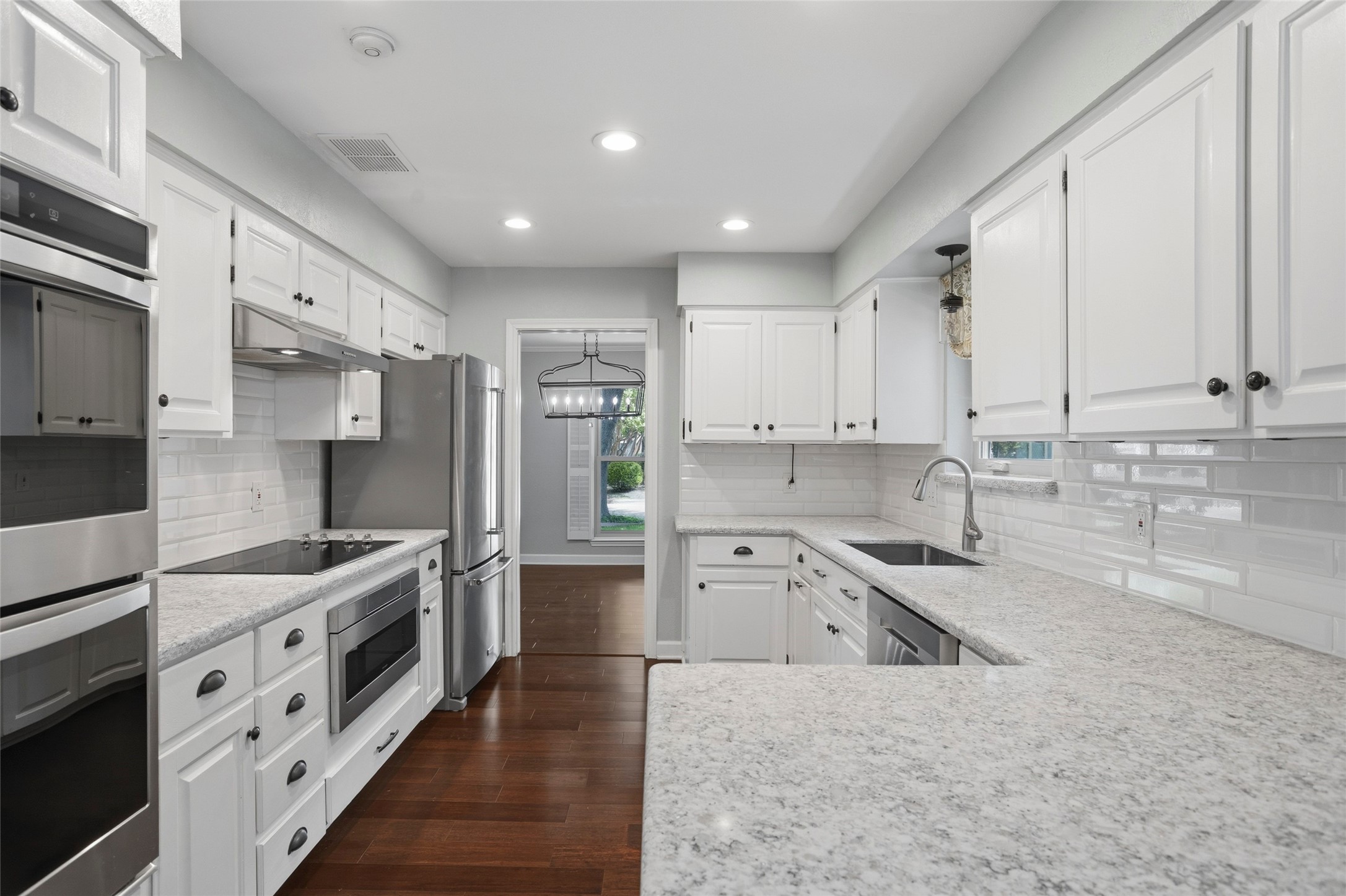 6409 Country Day Trail Benbrook TX 76132