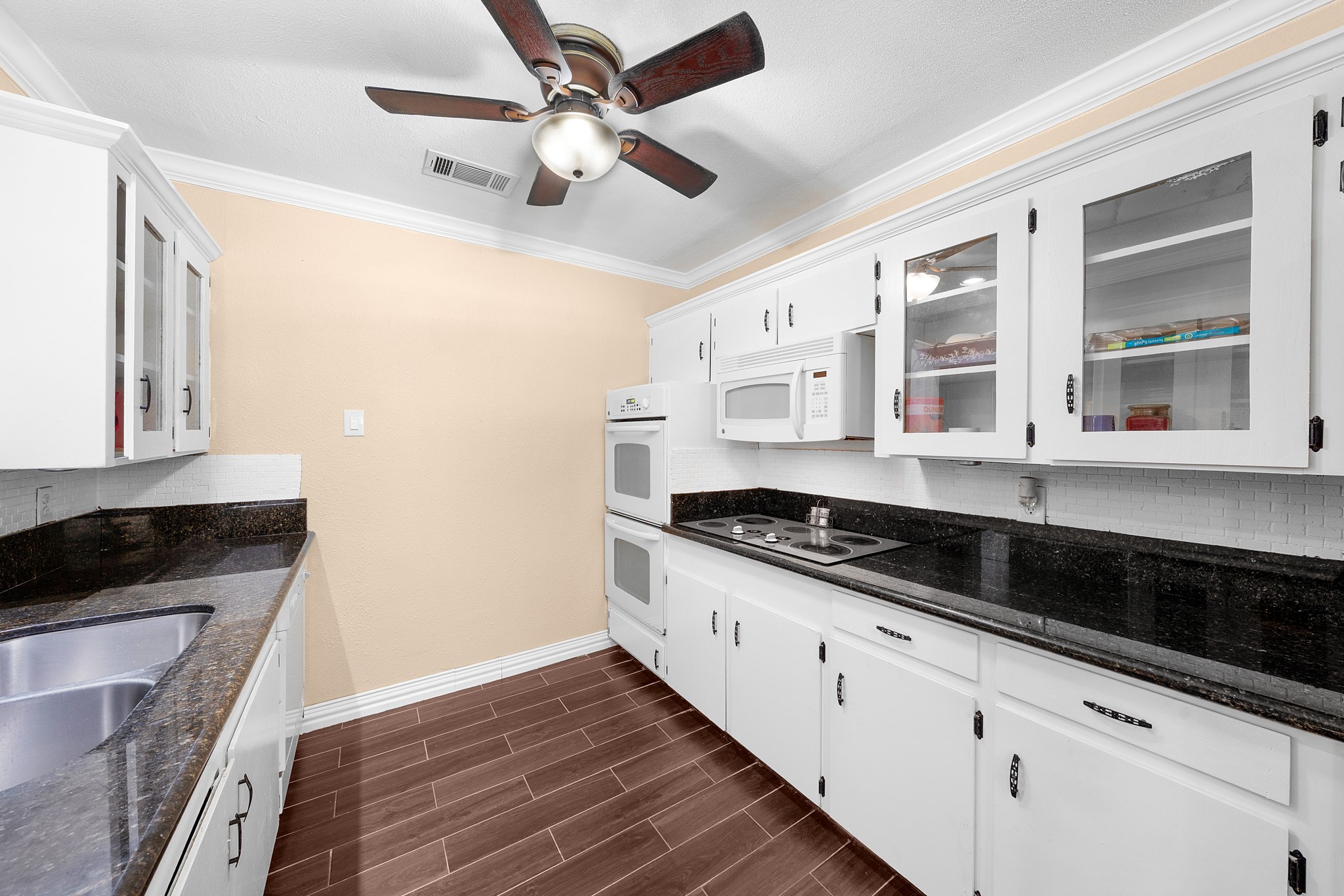 1075 Oak Ridge Drive Oak Ridge TX 75160