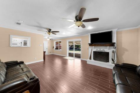 1075 Oak Ridge Drive Oak Ridge TX 75160