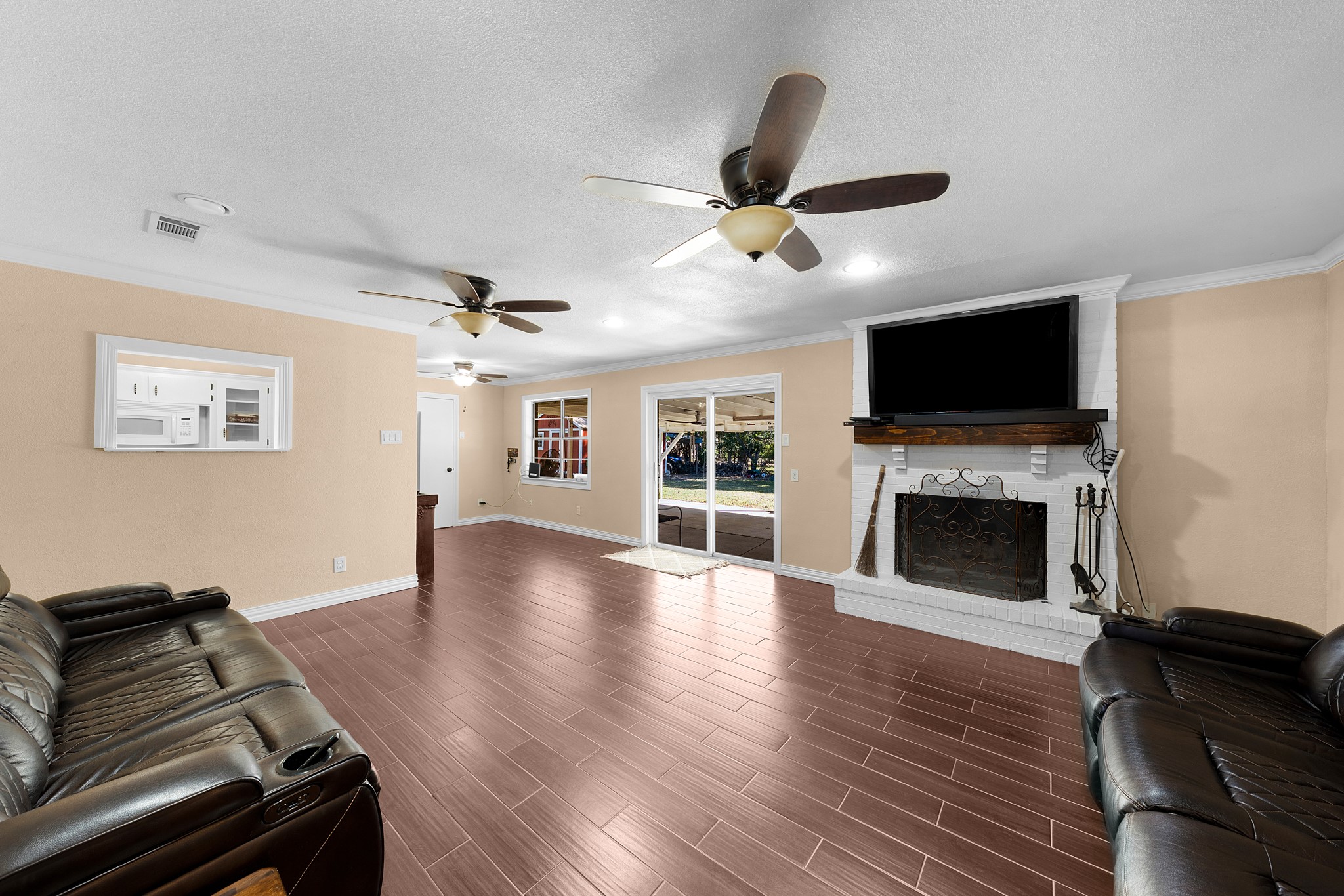 1075 Oak Ridge Drive Oak Ridge TX 75160