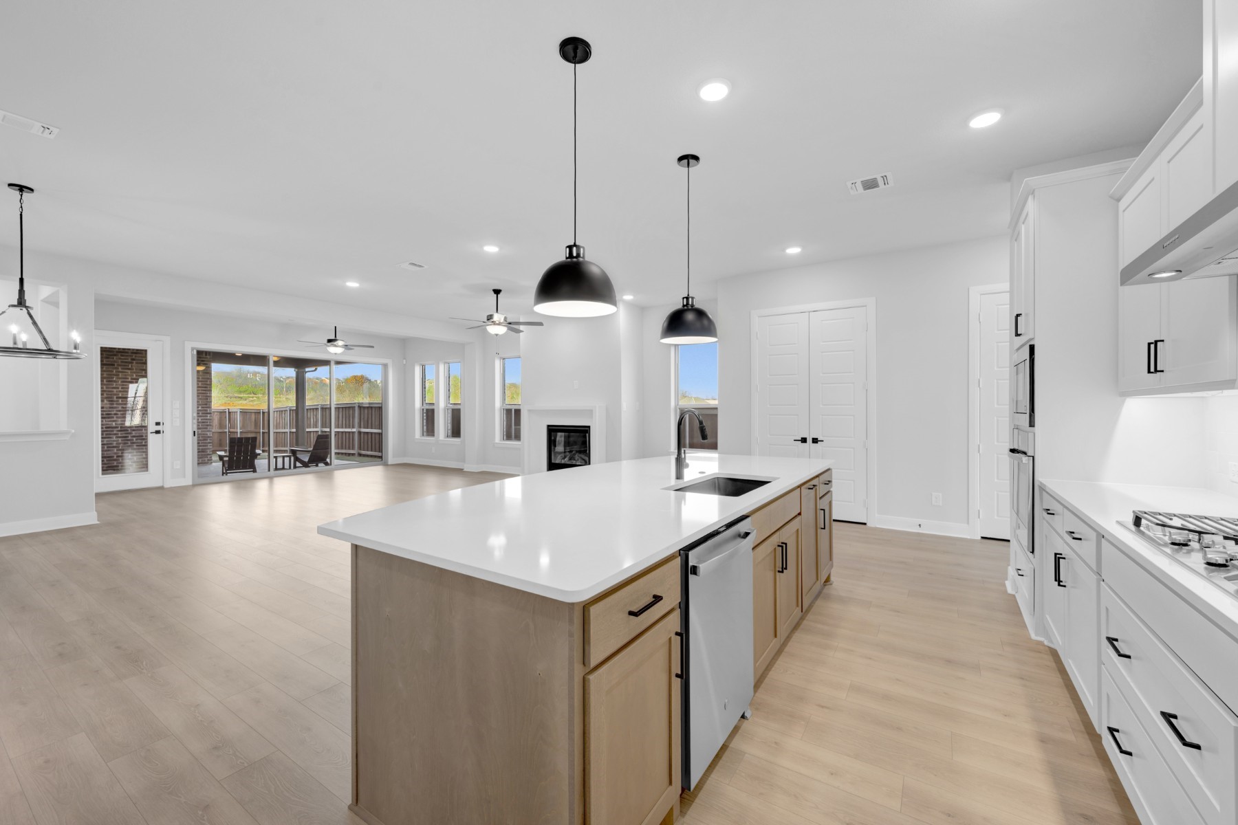 2085 Pine Grove Lane Arlington TX 76005