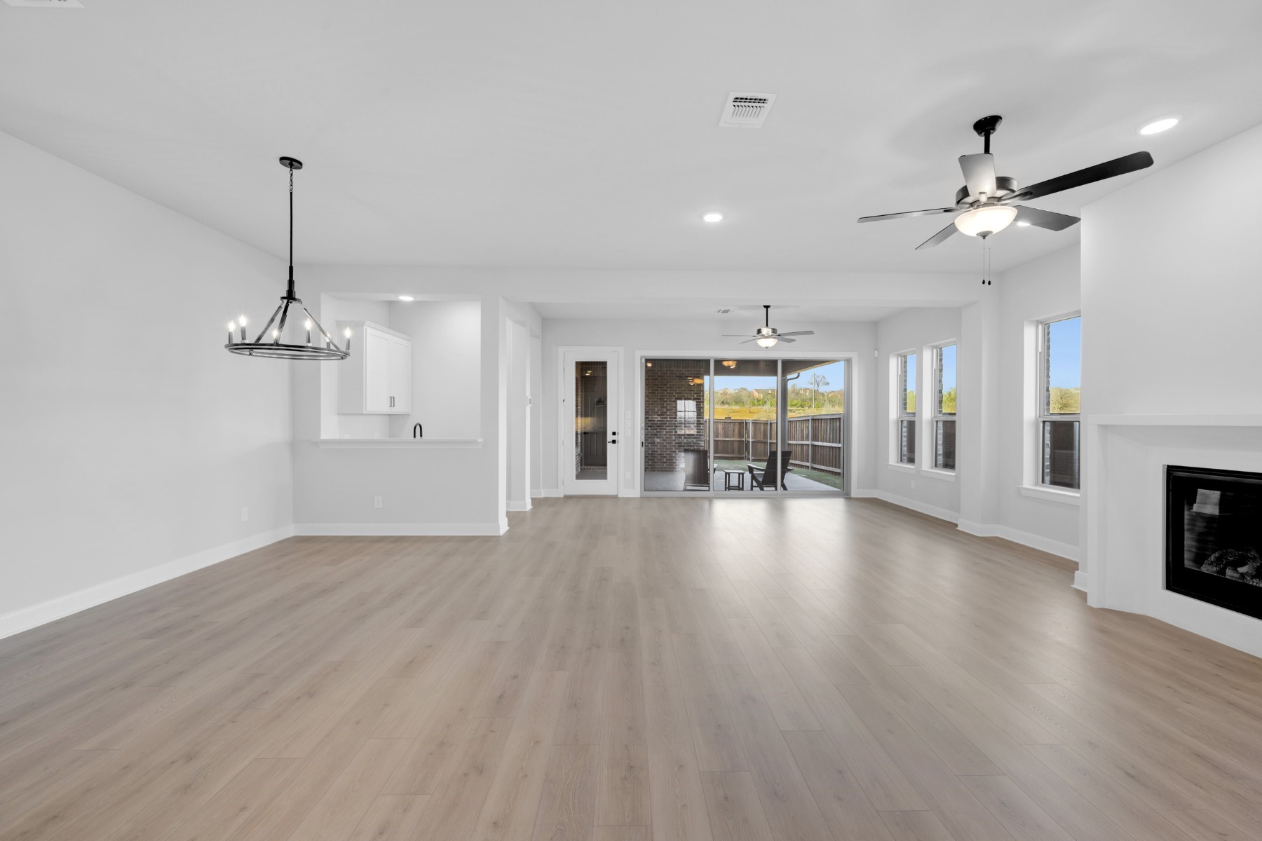 2085 Pine Grove Lane Arlington TX 76005