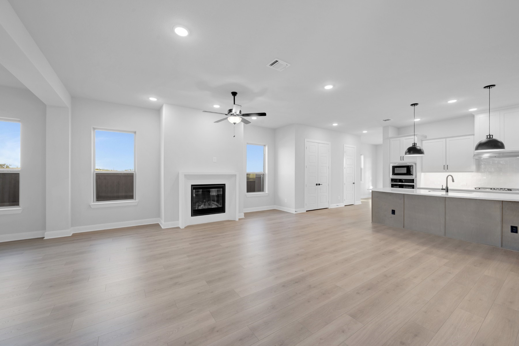 2085 Pine Grove Lane Arlington TX 76005