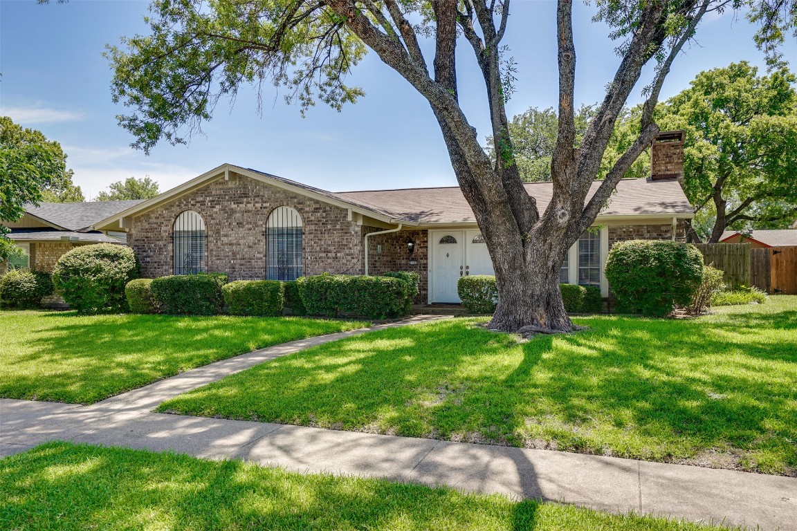 2122 Village Green Drive Garland TX 75044