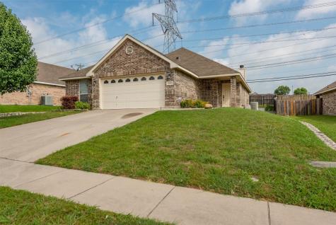10504 Barber Lane Benbrook TX 76126