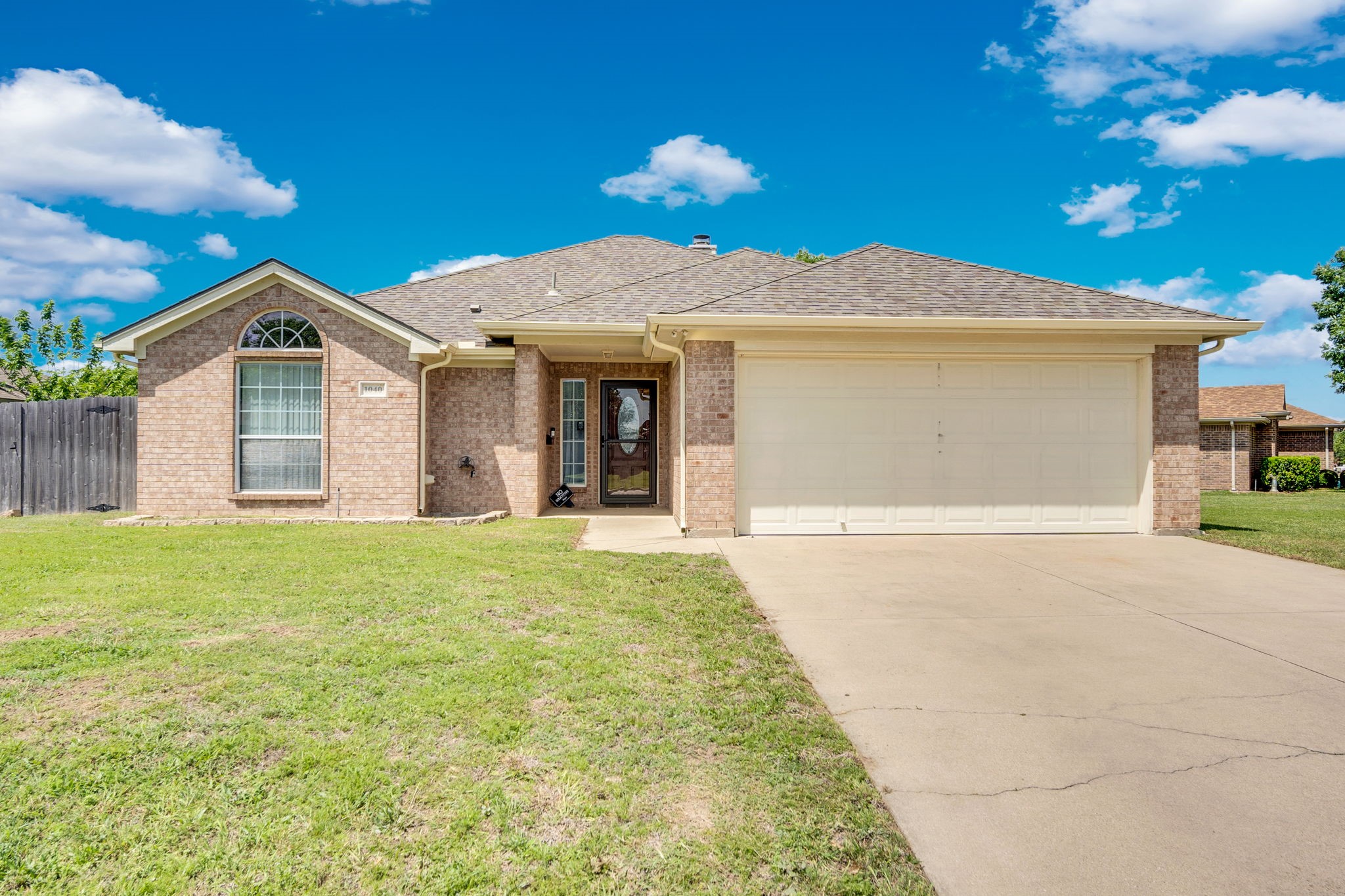 1040 Vinewood Avenue Burleson TX 76028