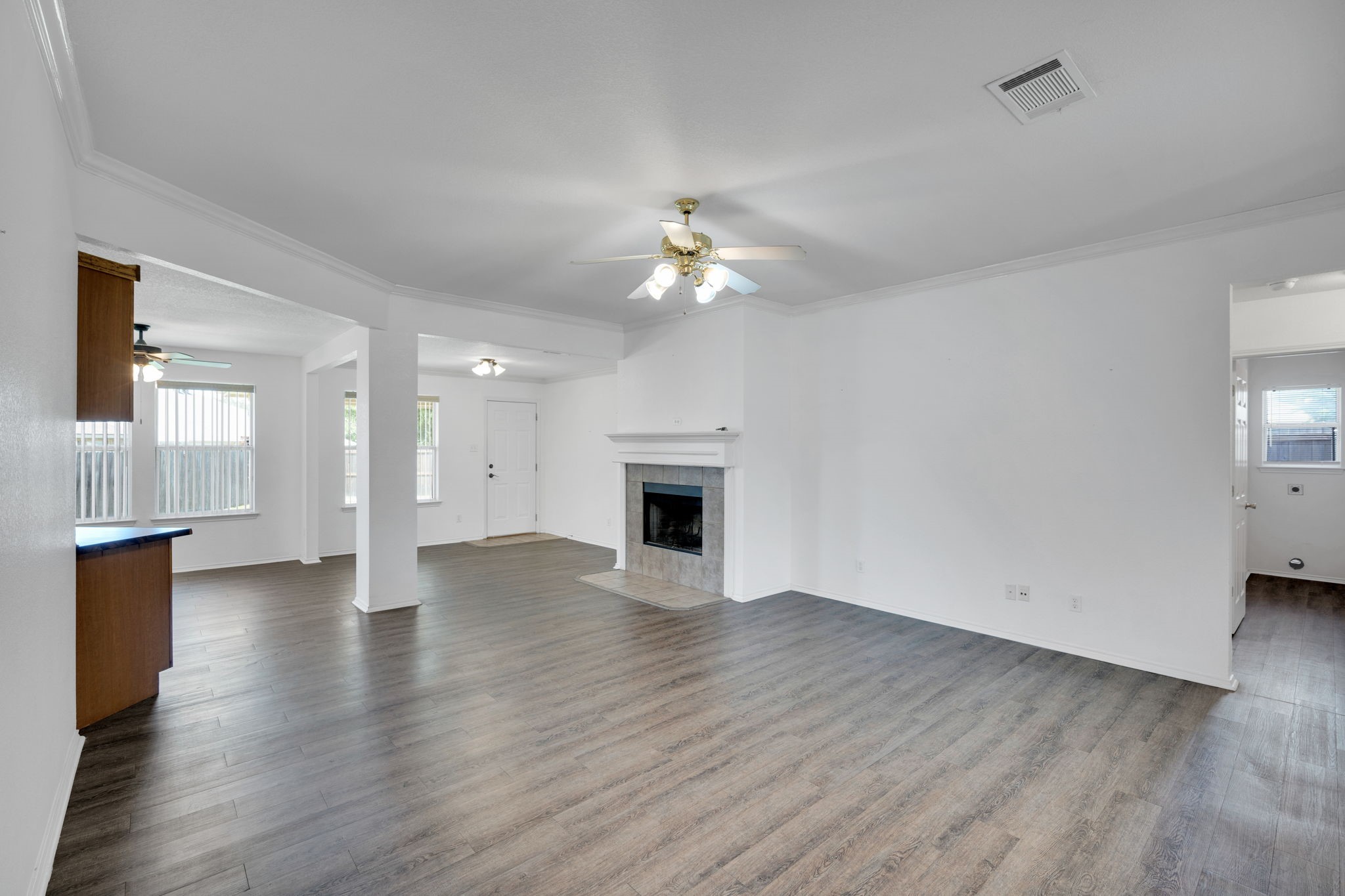 1040 Vinewood Avenue Burleson TX 76028