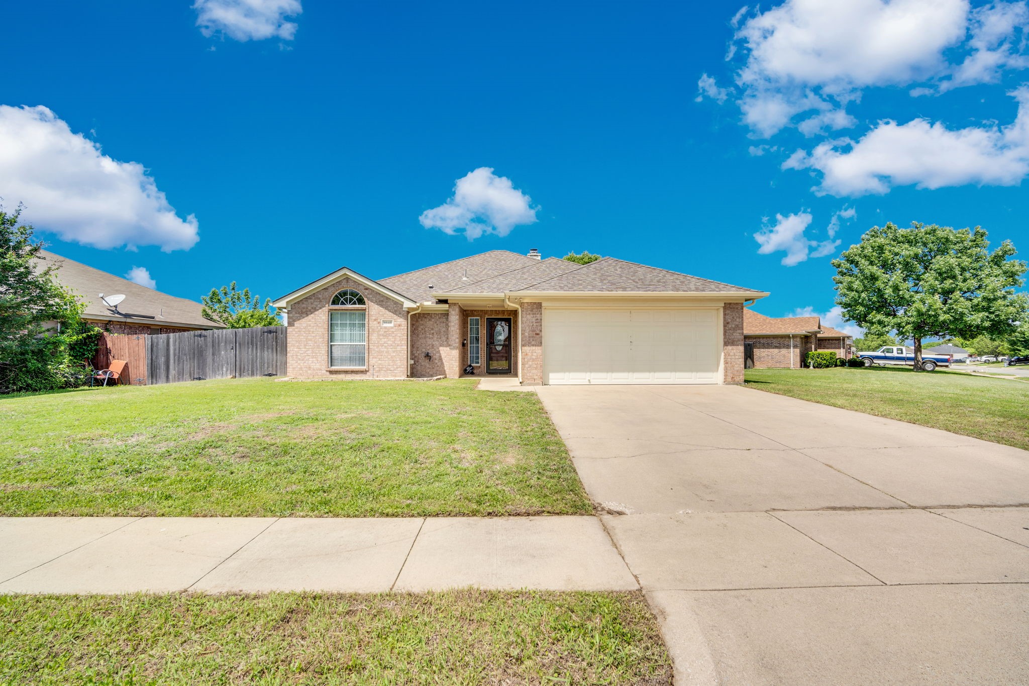 1040 Vinewood Avenue Burleson TX 76028