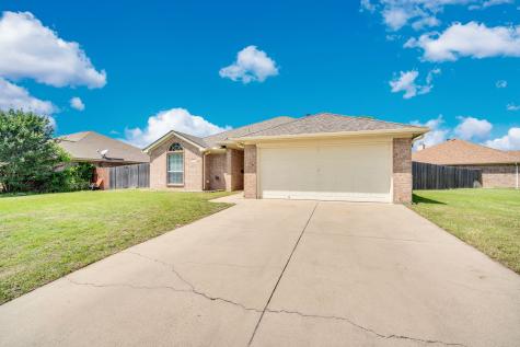 1040 Vinewood Avenue Burleson TX 76028