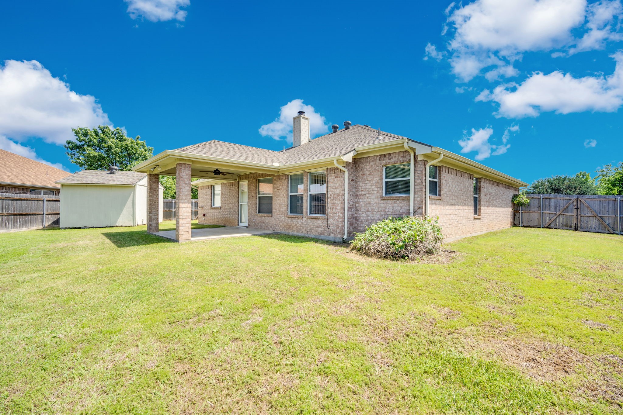 1040 Vinewood Avenue Burleson TX 76028