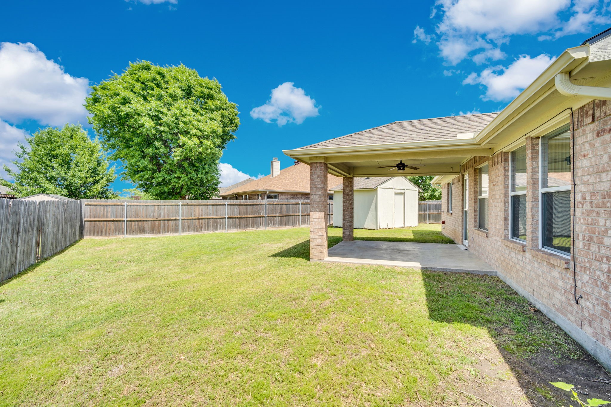 1040 Vinewood Avenue Burleson TX 76028