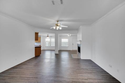 1040 Vinewood Avenue Burleson TX 76028