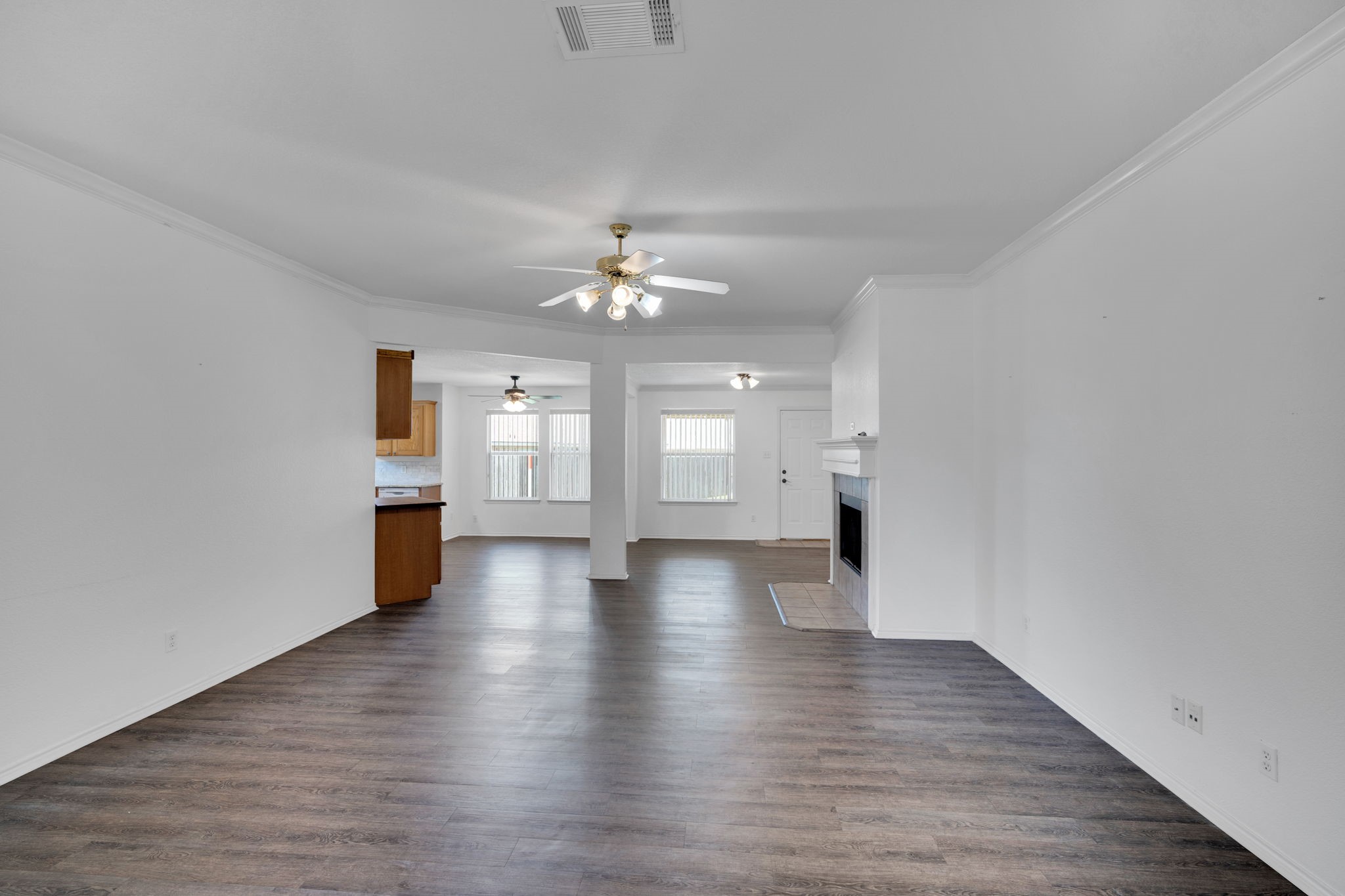 1040 Vinewood Avenue Burleson TX 76028