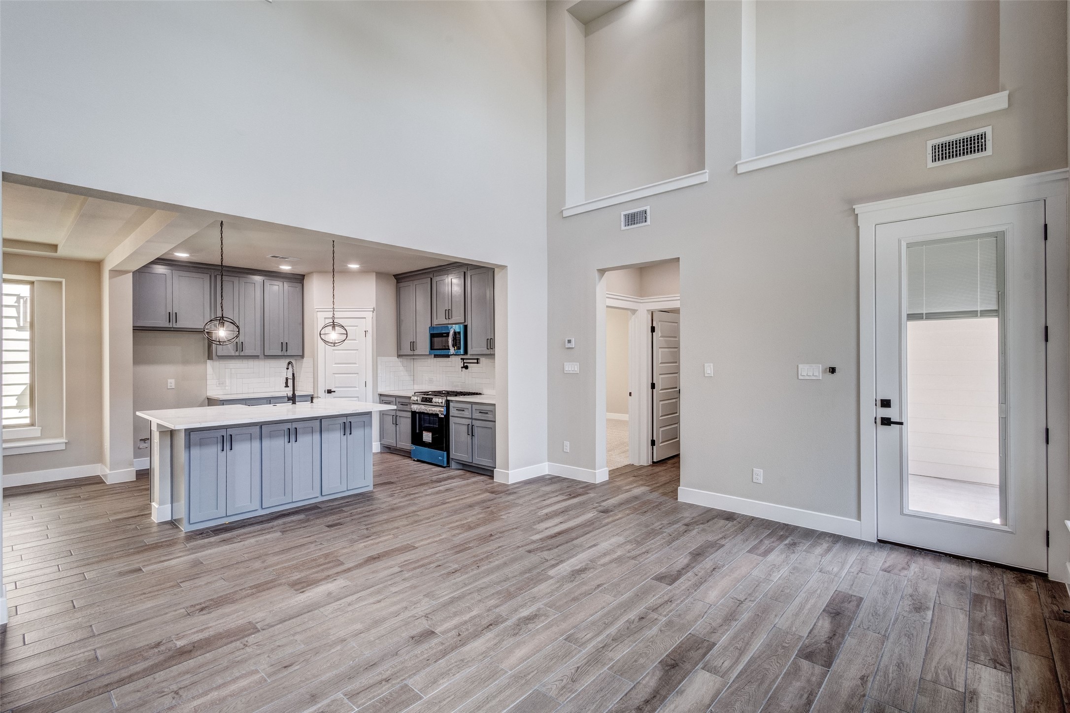 410 Larry Irving TX 75060