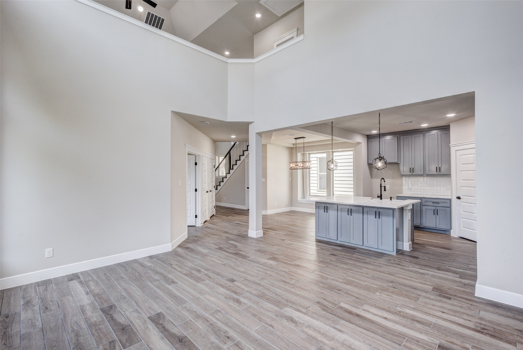 410 Larry Irving TX 75060