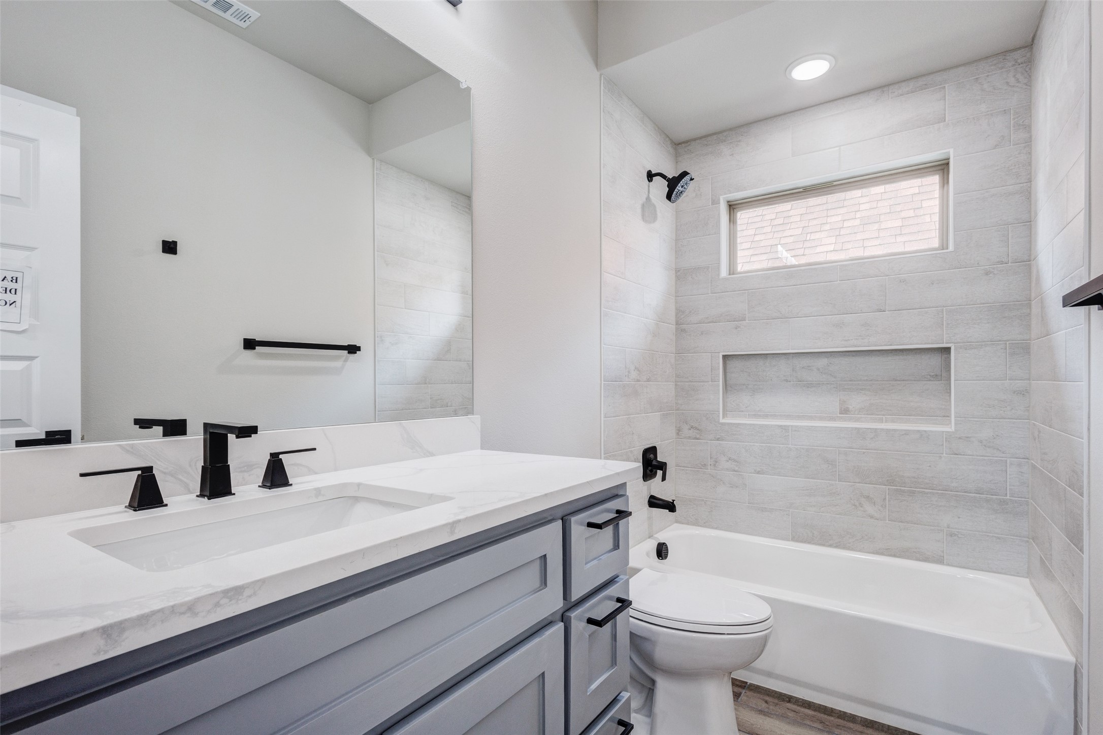 410 Larry Irving TX 75060