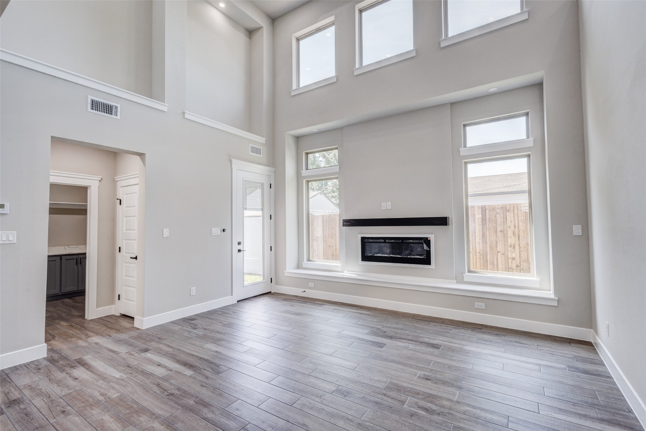 410 Larry Irving TX 75060