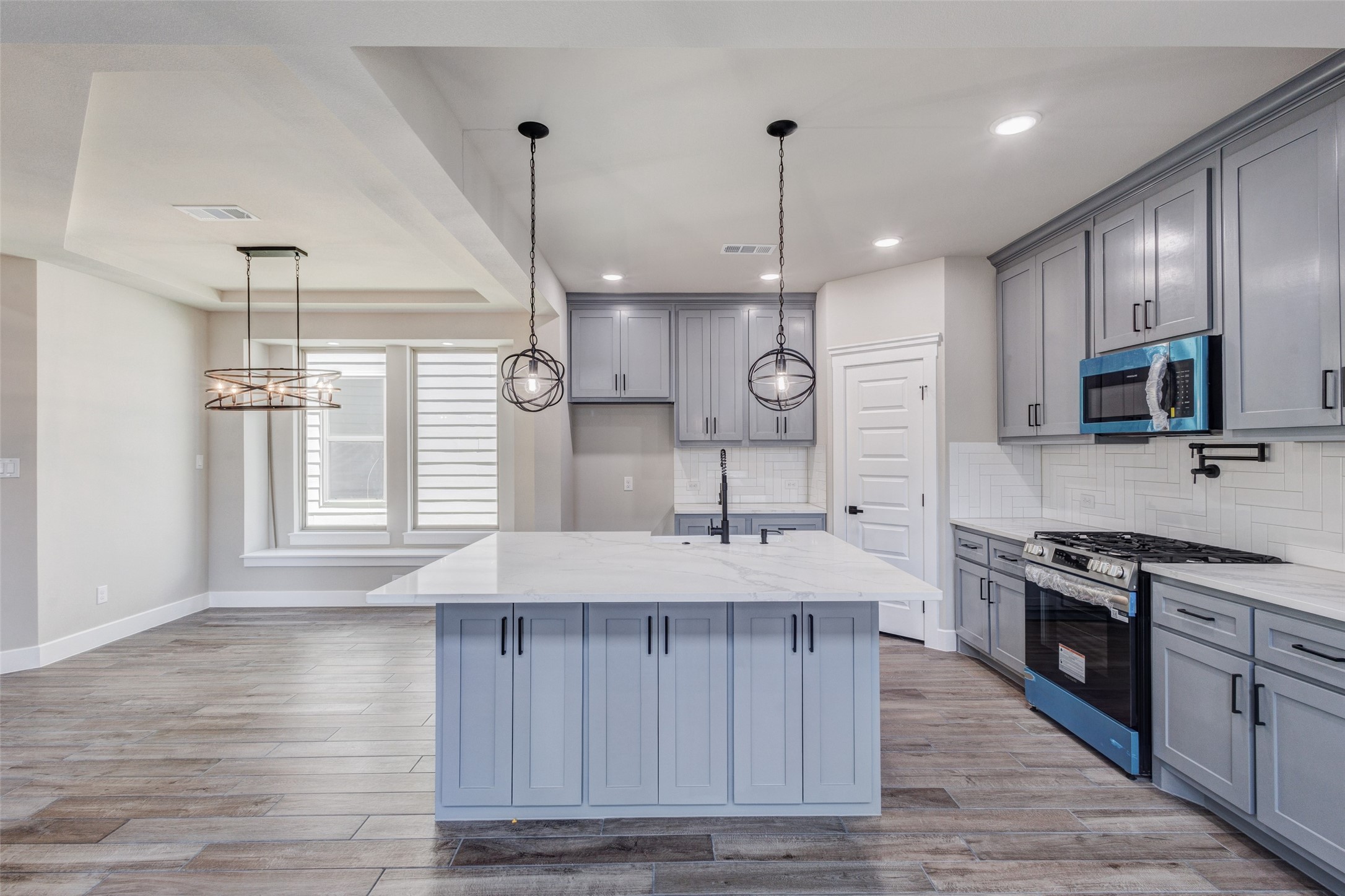 410 Larry Irving TX 75060