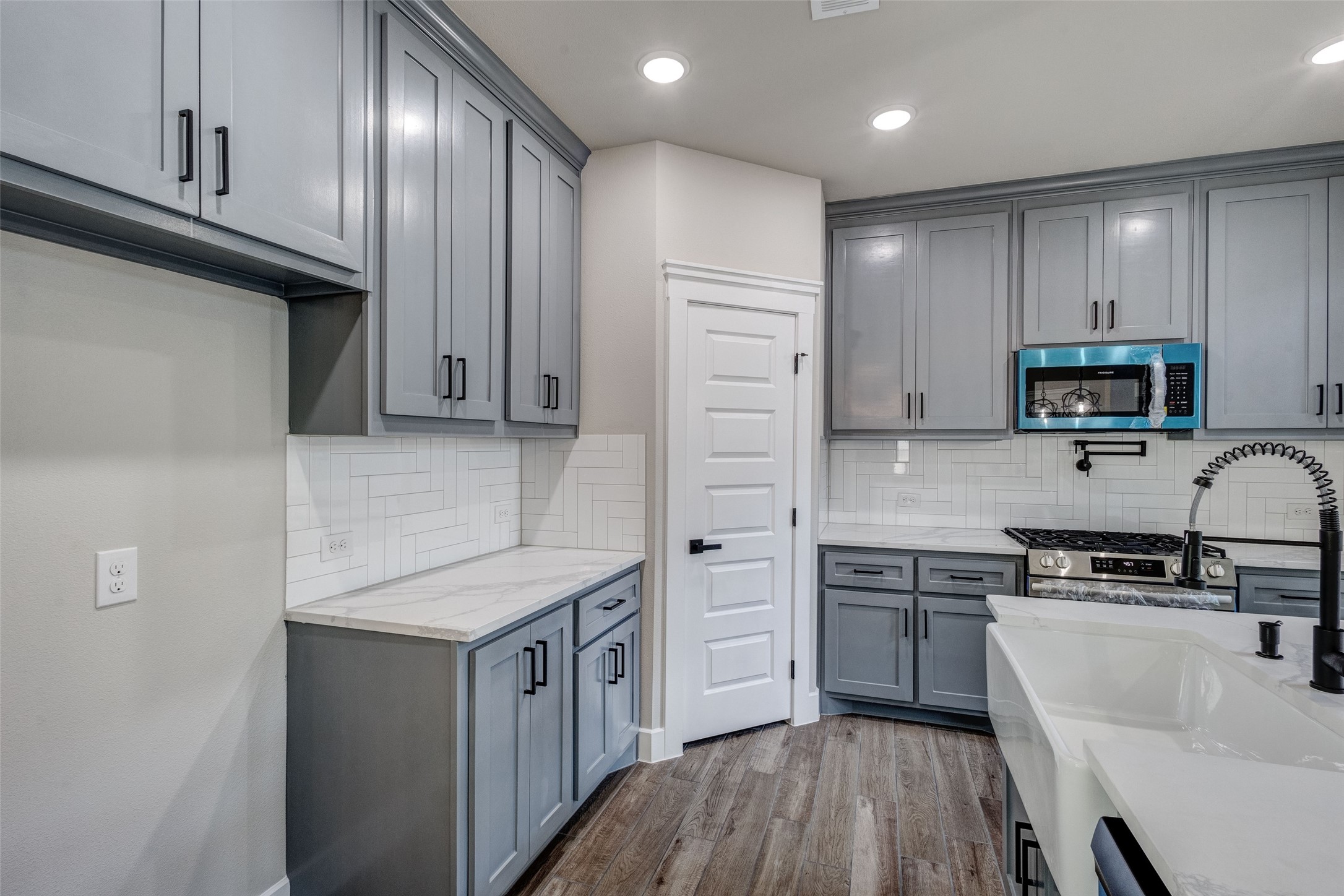410 Larry Irving TX 75060