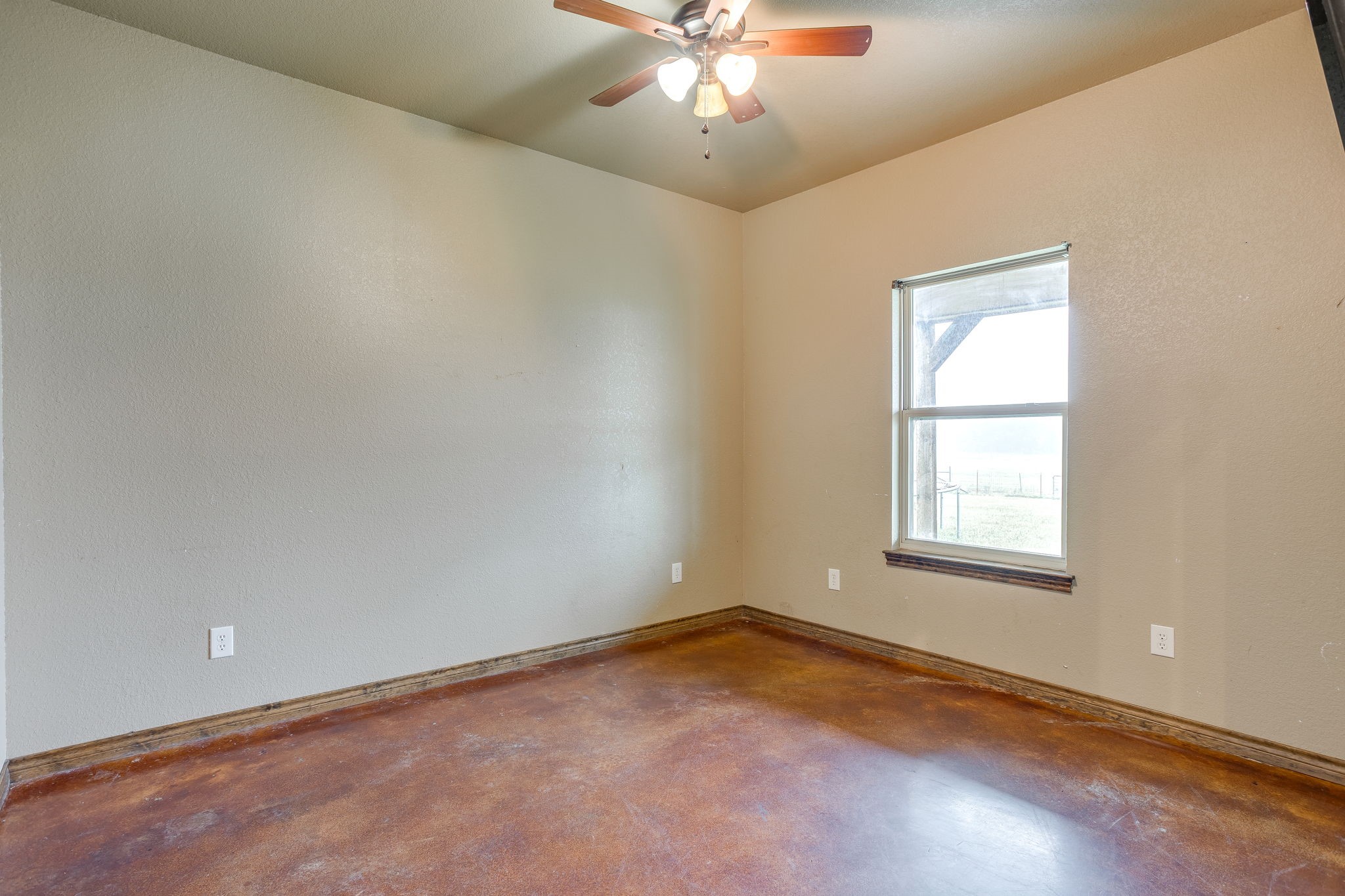 184 Hcr 1439 Covington TX 76636
