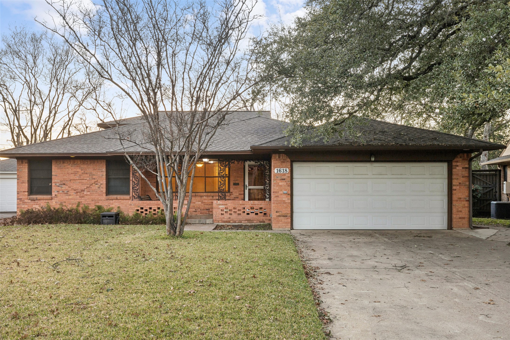 1618 Loree Drive Dallas TX 75228