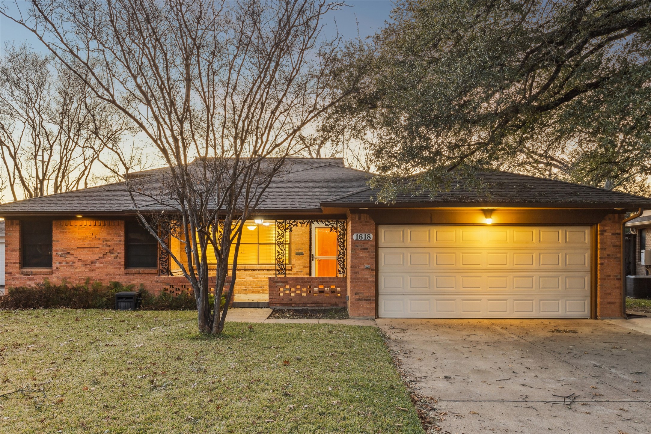 1618 Loree Drive Dallas TX 75228