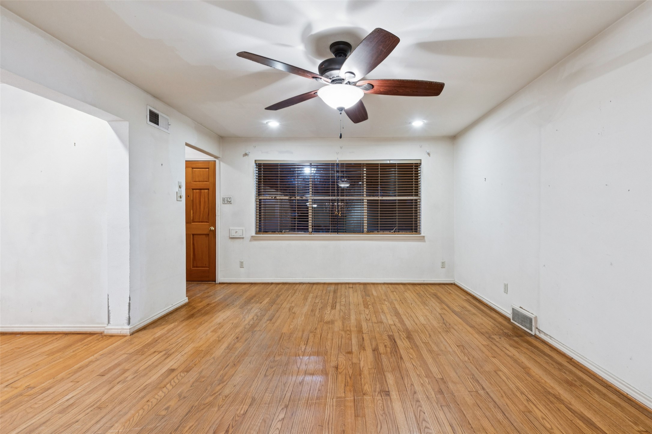 1618 Loree Drive Dallas TX 75228