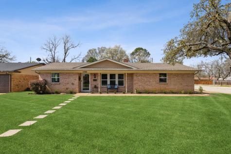 1700 Pamela Lane Fort Worth TX 76112