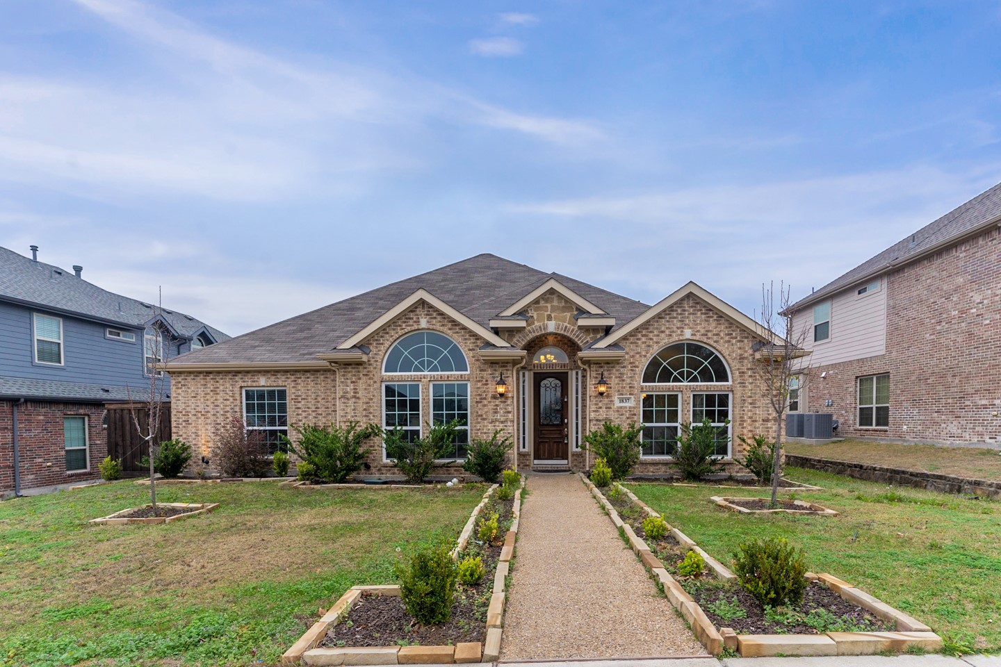 1837 Lakeview Drive Desoto TX 75115
