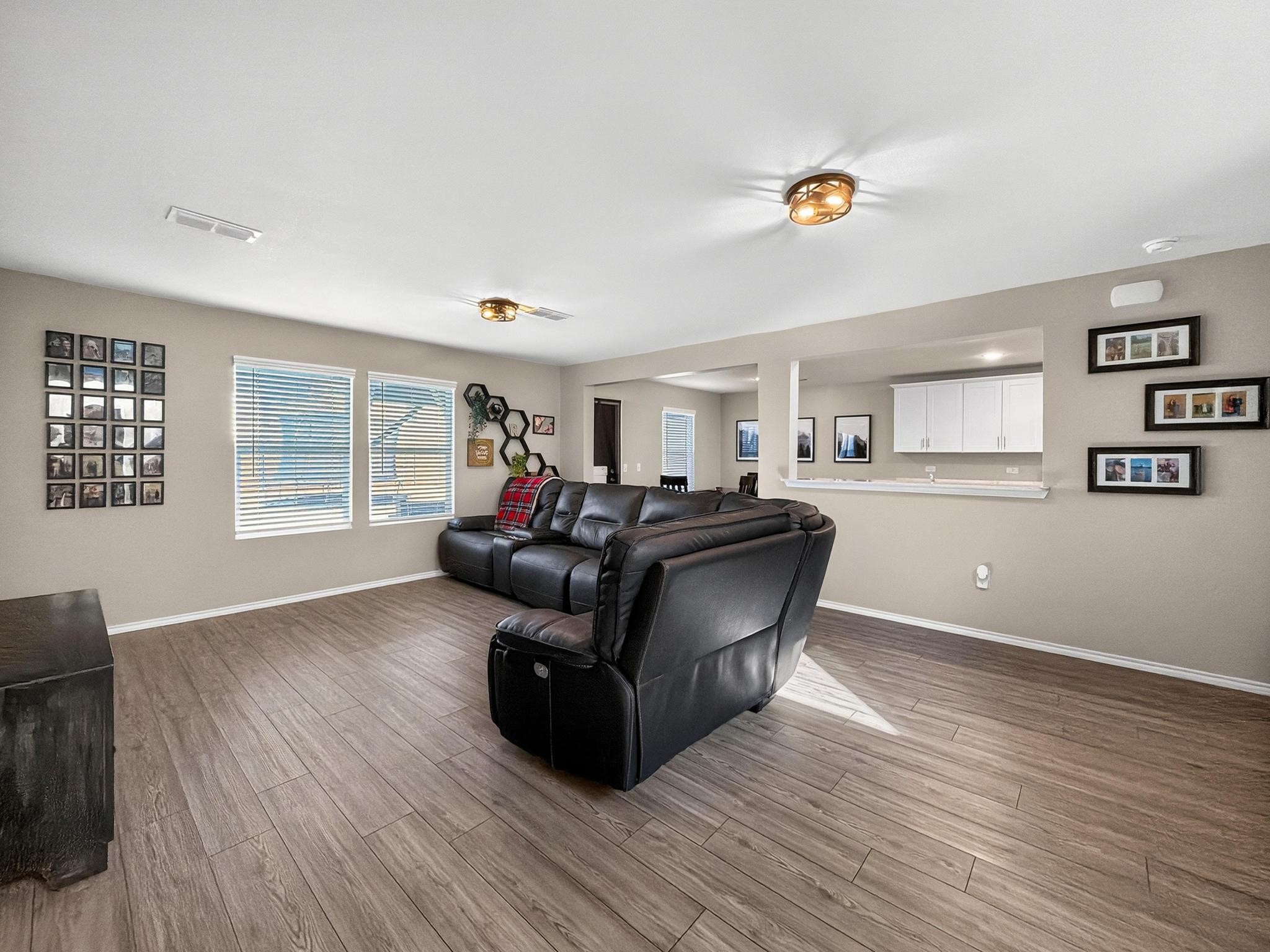 412 Glenwick Lane Van Alstyne TX 75495