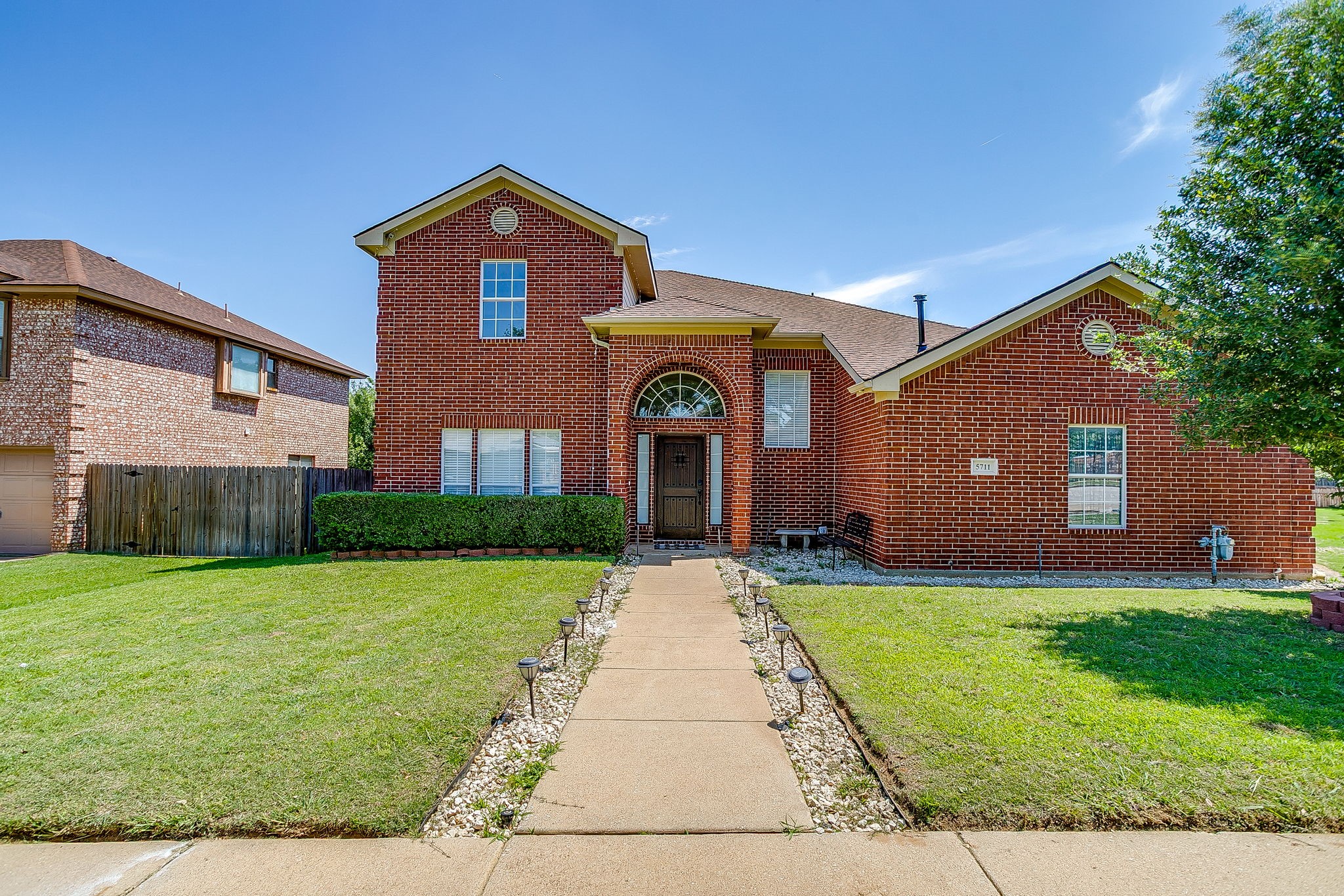 5711 Homestead Road Arlington TX 76017