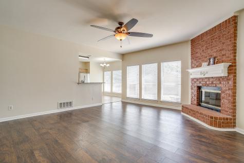 5711 Homestead Road Arlington TX 76017