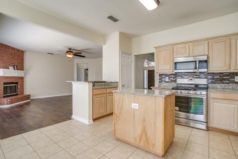 5711 Homestead Road Arlington TX 76017