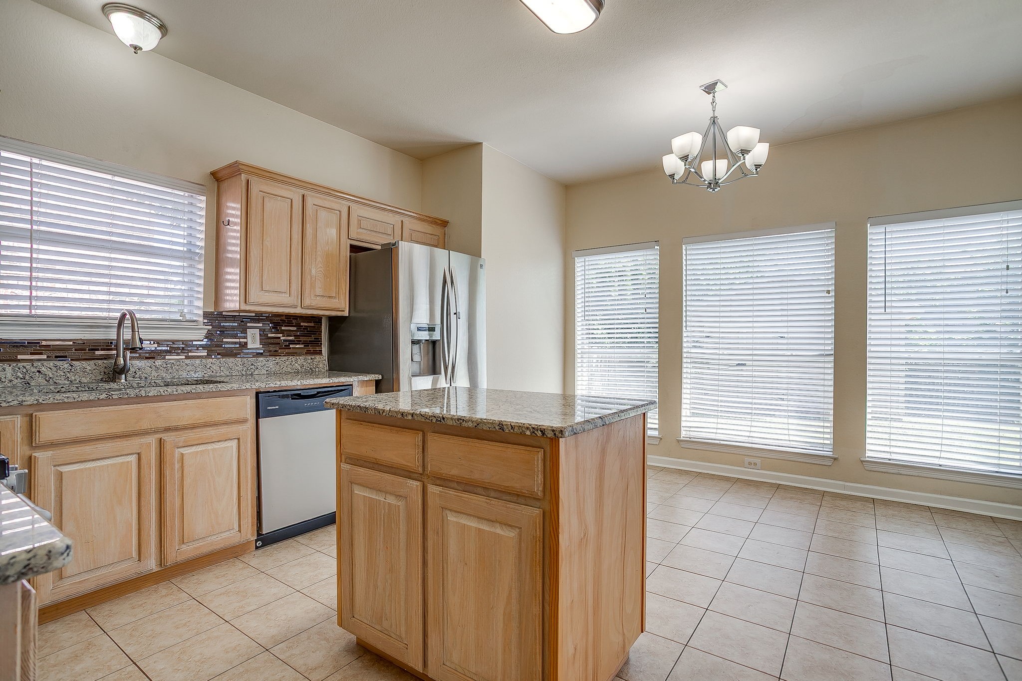5711 Homestead Road Arlington TX 76017