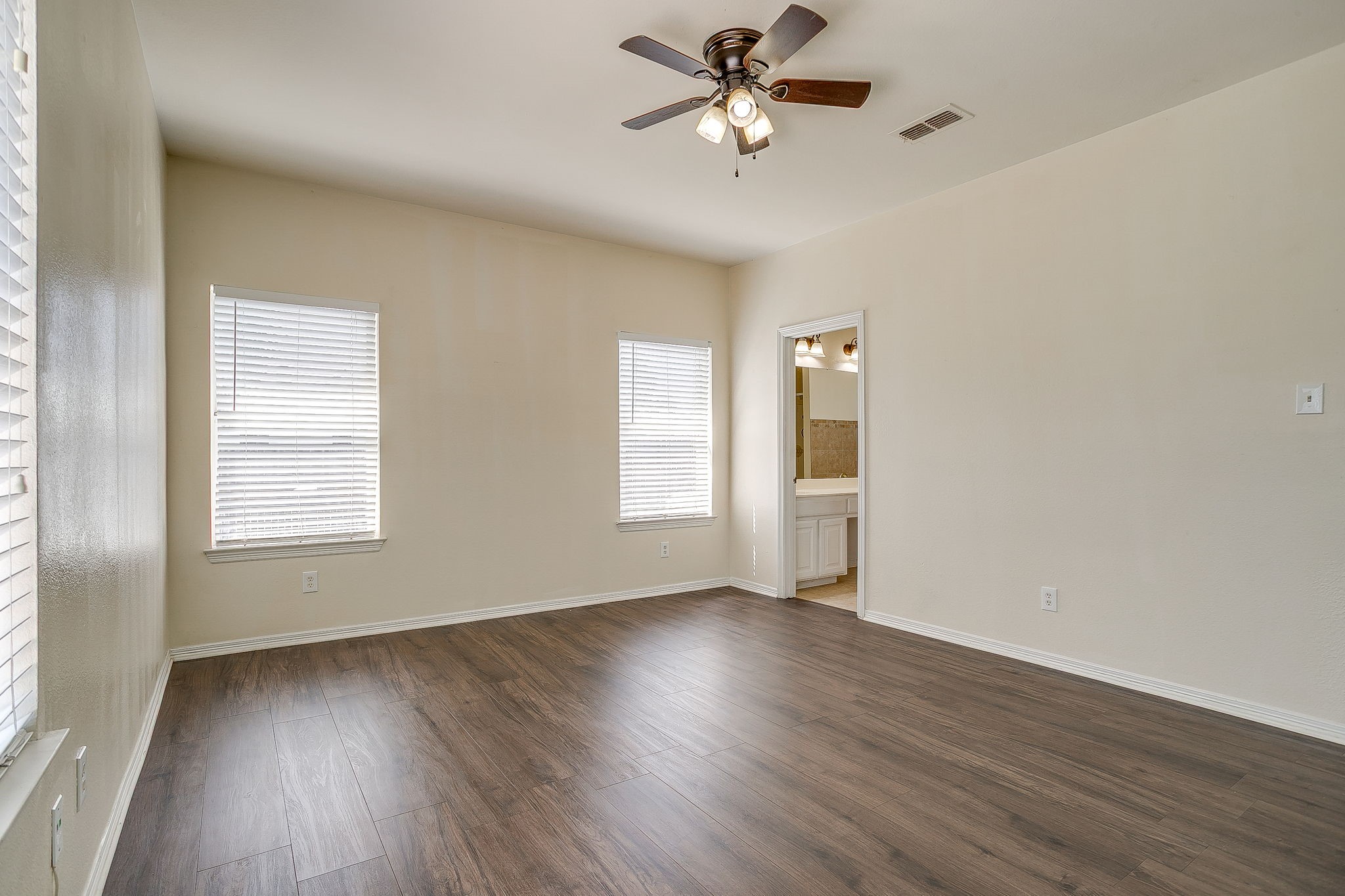 5711 Homestead Road Arlington TX 76017