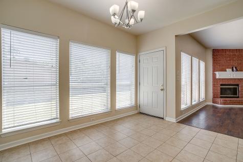 5711 Homestead Road Arlington TX 76017