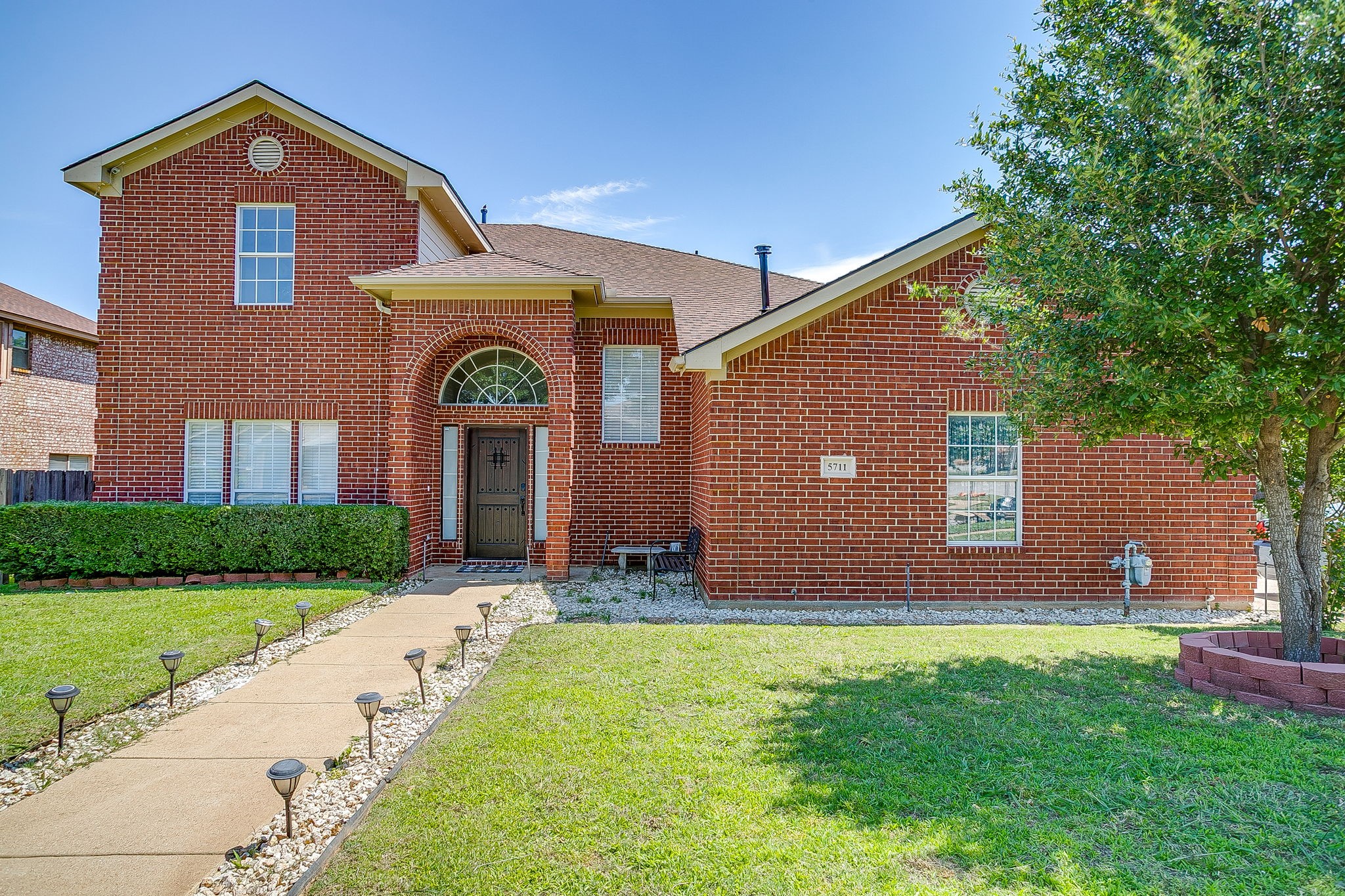 5711 Homestead Road Arlington TX 76017