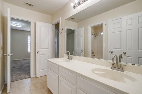 5711 Homestead Road Arlington TX 76017